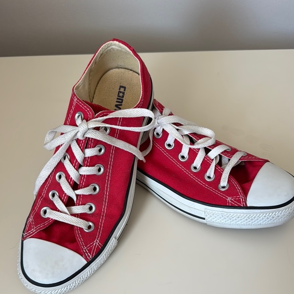 Converse Red Sneakers M6 Wm 8 - Picture 1 of 5